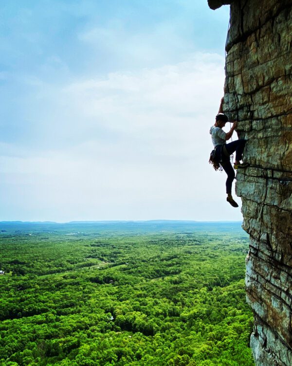 rock climbing Bonnie's Roof in the Gunks